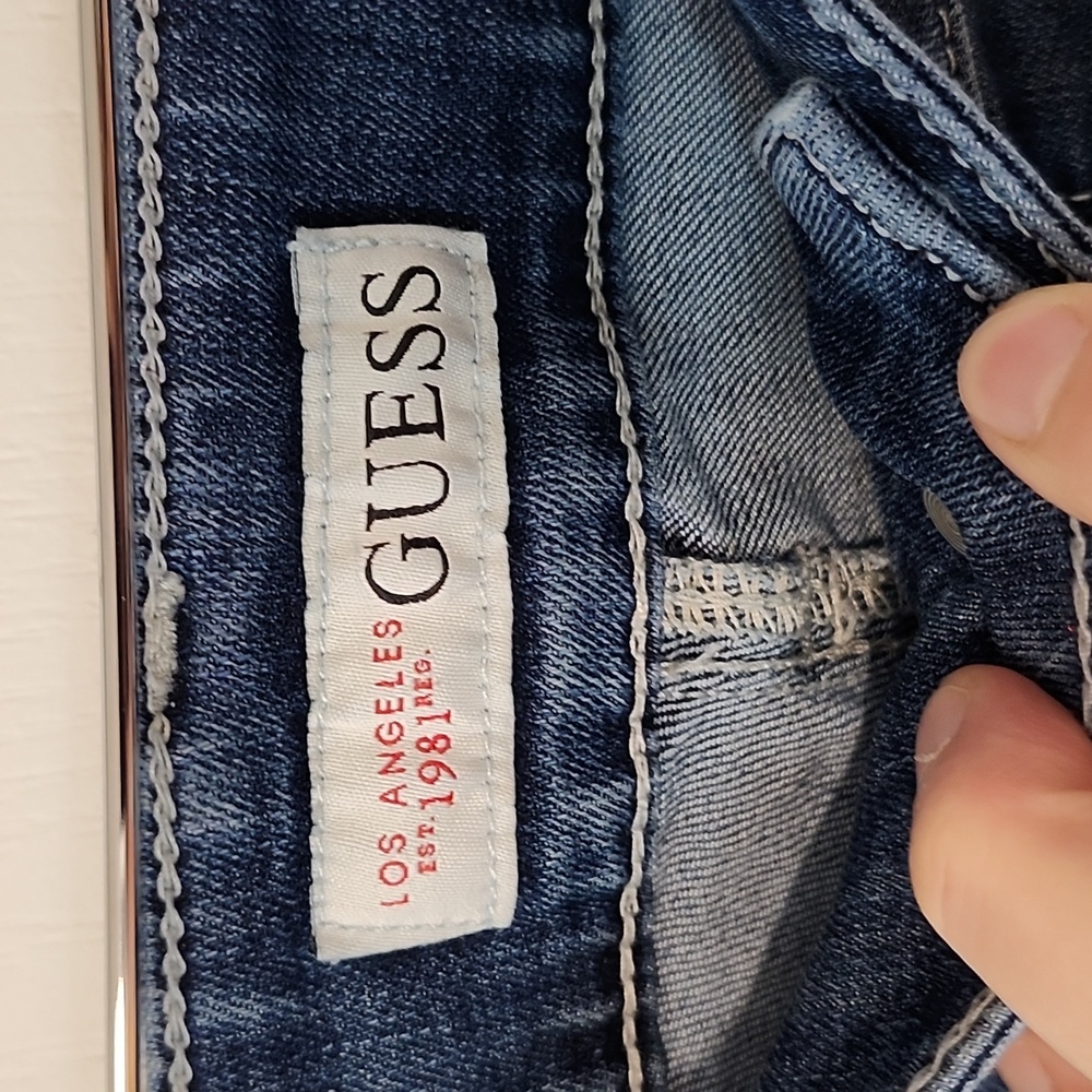Guess Jeans - Picture 2 of 7